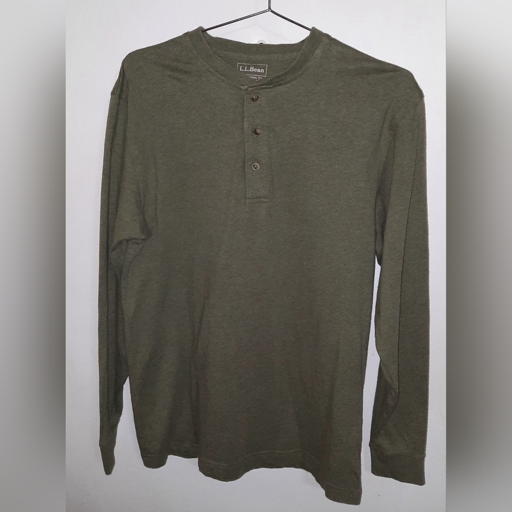 LL Bean Green Long Sleeve Traditional Fit Shirt With Button Collar. Mens Size S